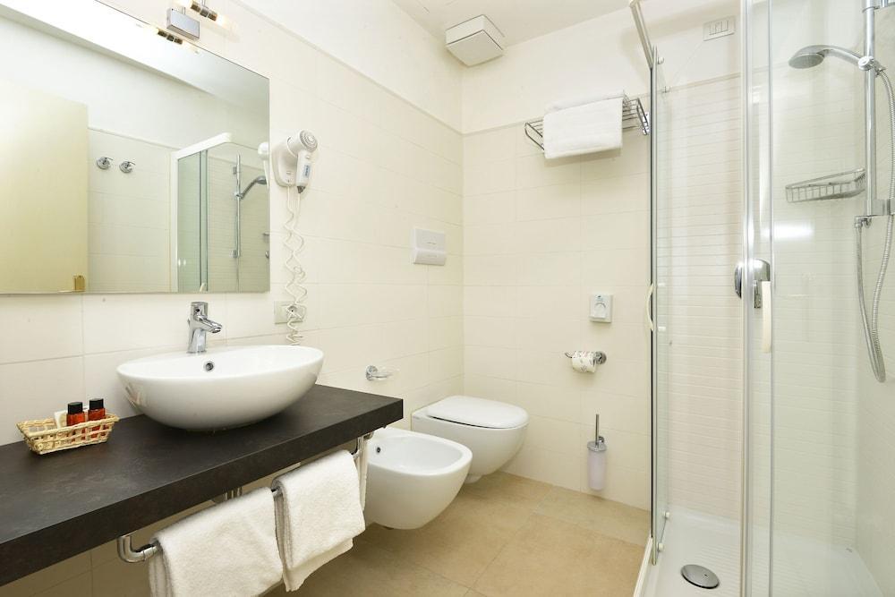 Hotel Monte Baldo E Villa Acquarone Gardone Riviera Dış mekan fotoğraf