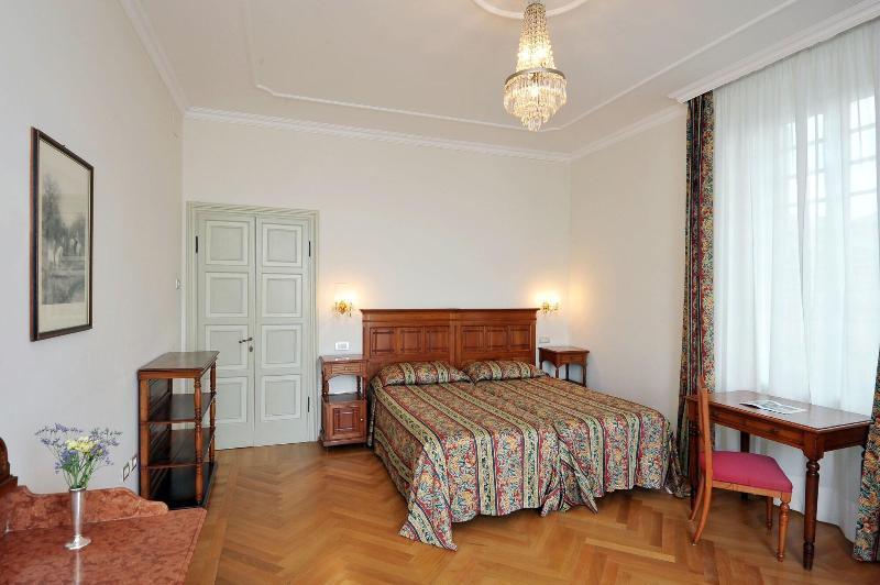 Hotel Monte Baldo E Villa Acquarone Gardone Riviera Dış mekan fotoğraf