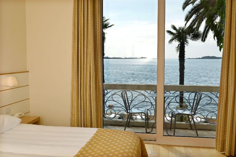 Hotel Monte Baldo E Villa Acquarone Gardone Riviera Dış mekan fotoğraf